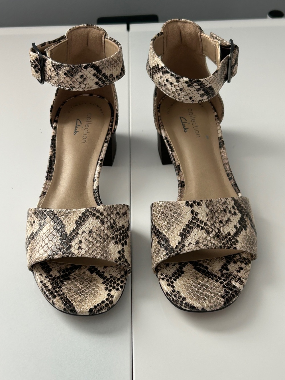 Clarks Collection Elisa Dedra Sandals Size 5M Snake Print Taupe Block Heel Strap